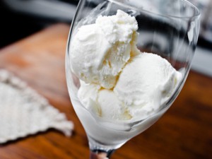 20110916-170524-white-wine-frozen-yogurt-thumb-625xauto-186482